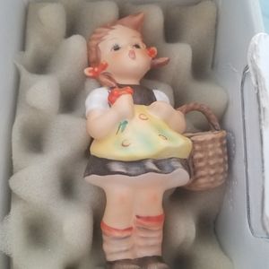 Goebel hummel Zum Festtag on holiday